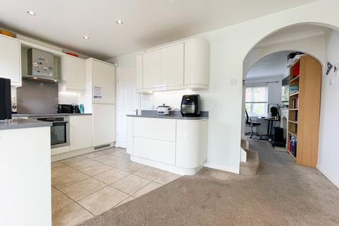3 bedroom detached house for sale, Lowick Green, Woodley