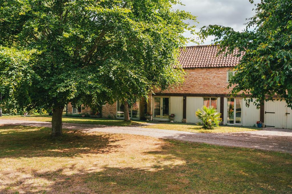 Exterior and Gardens – The Smithy