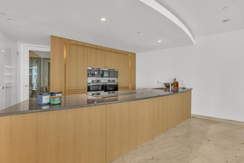 2 bedroom property for sale, Saint George Wharf, London SW8