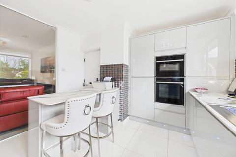 2 bedroom apartment for sale, Rushleigh Court, Dore Road, Dore. S17 3HB