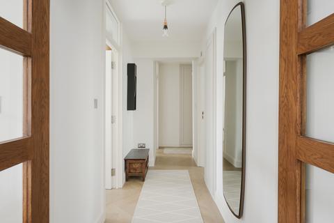 2 bedroom apartment for sale, Parkside House, London SW19
