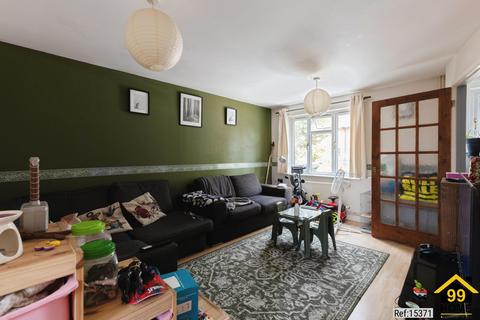 undefined, Hamlet, Cheltenham, Glos, GL51