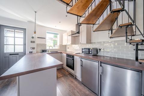 undefined, Salisbury Close, Alton, Hampshire, GU34