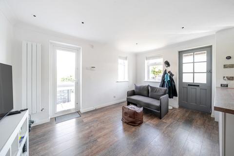 undefined, Salisbury Close, Alton, Hampshire, GU34