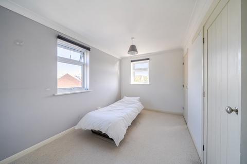 undefined, Salisbury Close, Alton, Hampshire, GU34