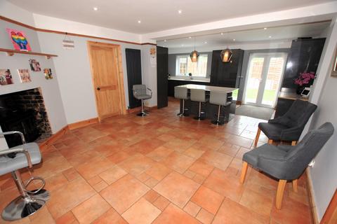 4 bedroom semi-detached house for sale, Ashford Road, Sandling, CT21