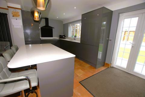 4 bedroom semi-detached house for sale, Ashford Road, Sandling, CT21