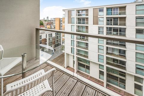 1 bedroom flat for sale, Lanterns Way, London