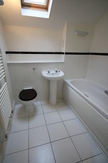 2 bedroom flat to rent, Clarence Road, Hart GU51