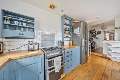 6 Beechmount Grove, Bristol, BS14 9DN