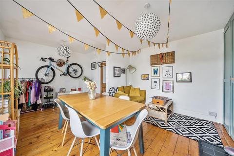 6 Beechmount Grove, Bristol, BS14 9DN