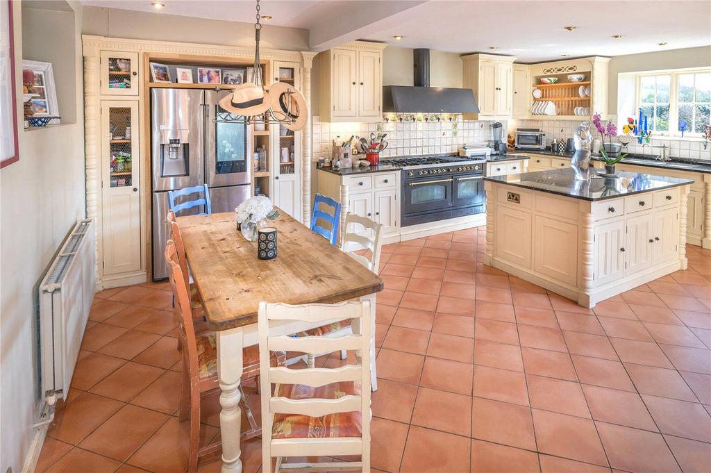 Kitchen /B'fast Room