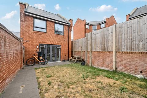 64 Nightingale Way, Reading, RG30 1FF