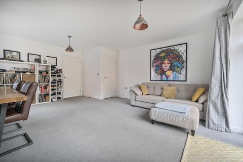 64 Nightingale Way, Reading, RG30 1FF