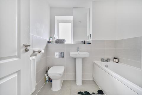 64 Nightingale Way, Reading, RG30 1FF