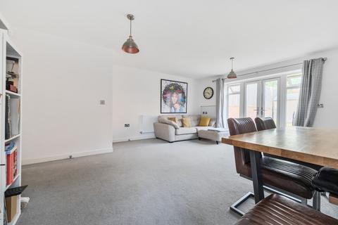 64 Nightingale Way, Reading, RG30 1FF