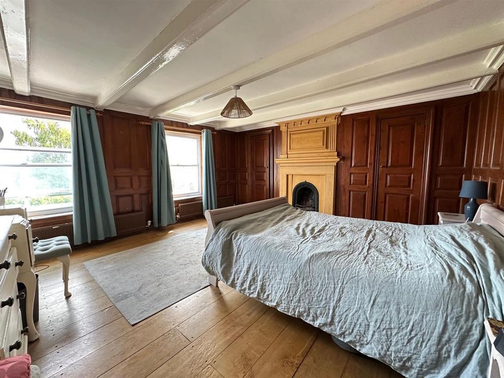 Bed 1 pic 2.jpg