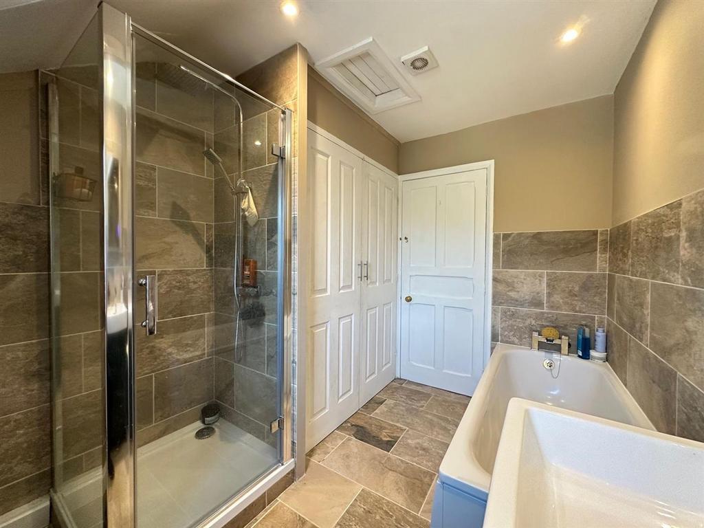 Bath 1.jpg