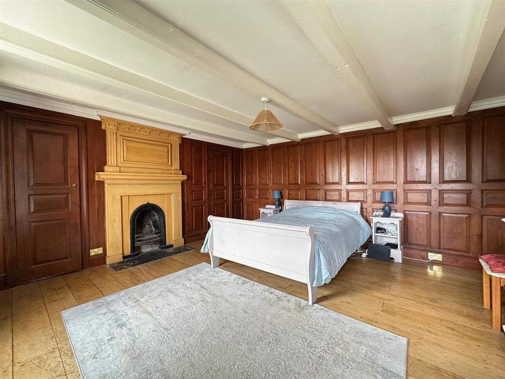 Bed 1.jpg