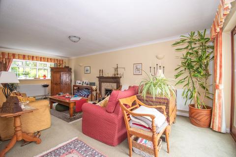 4 bedroom detached house for sale, Shanklin Gardens, Knighton
