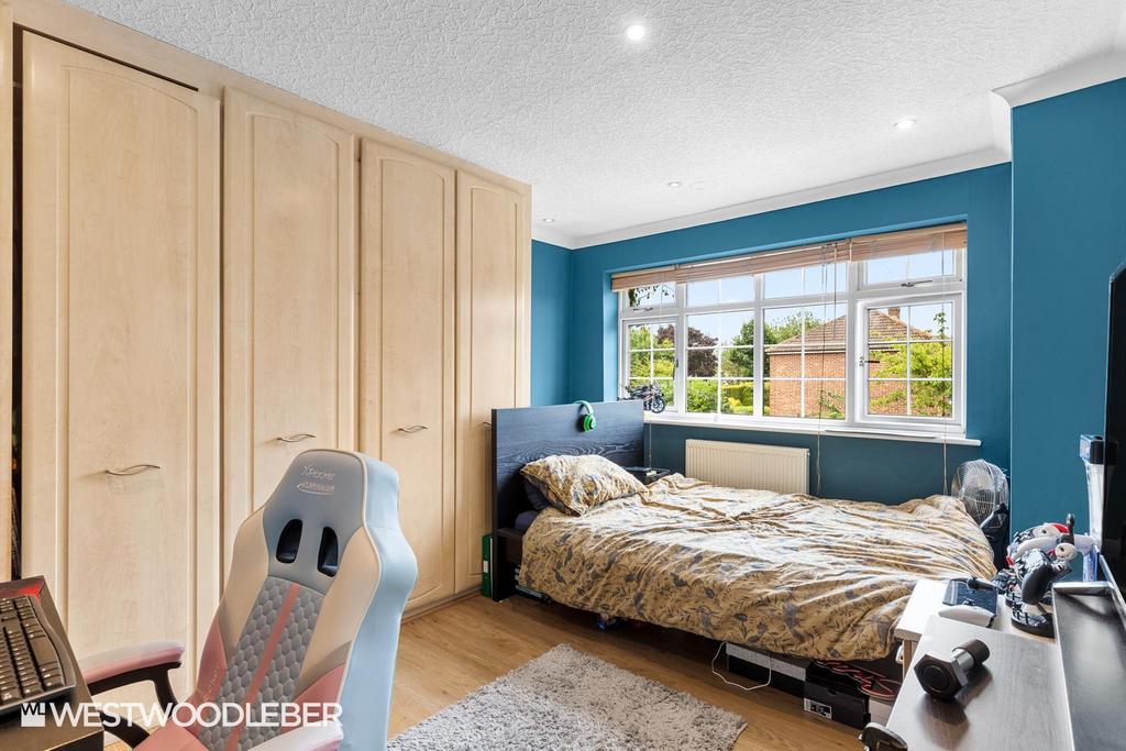Roundmoor Drive 4.jpg