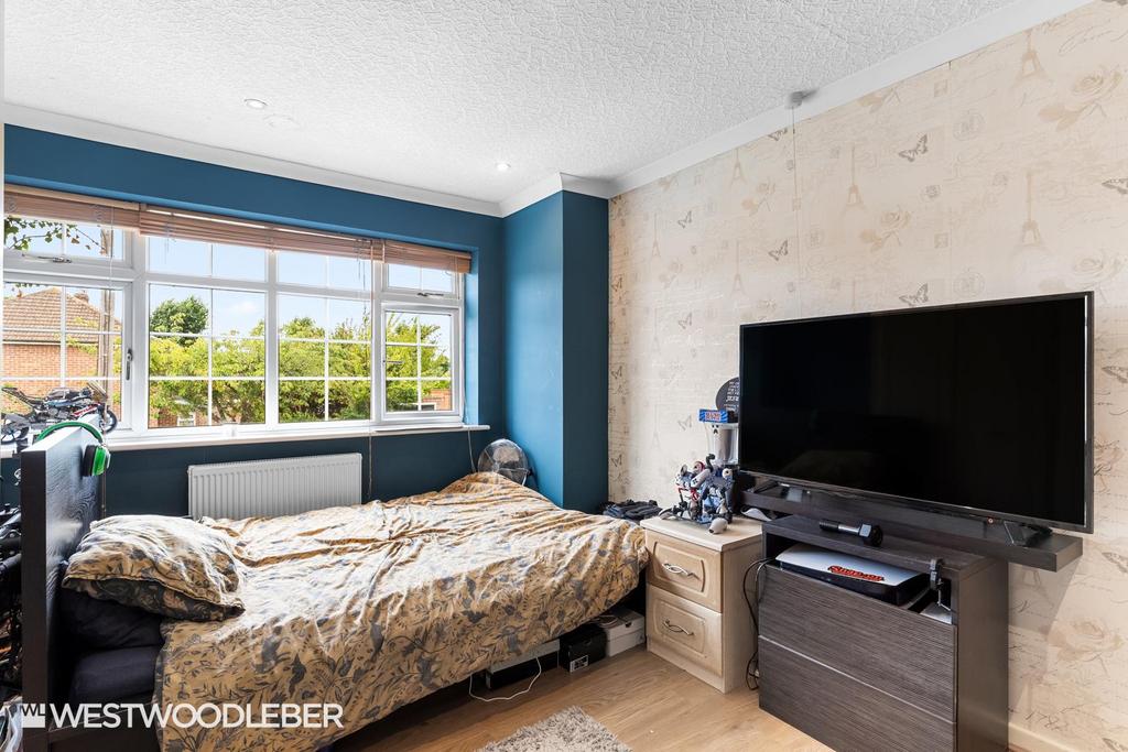 Roundmoor Drive 5.jpg