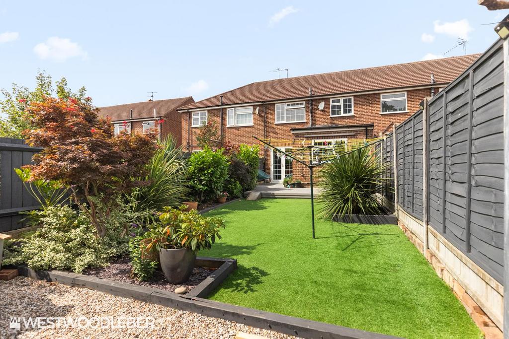 Roundmoor Drive 19.jpg
