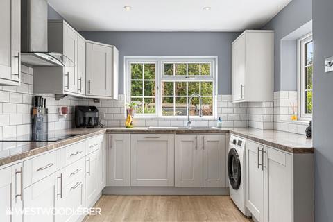 3 bedroom terraced house for sale, Roundmoor Drive, Waltham Cross EN8
