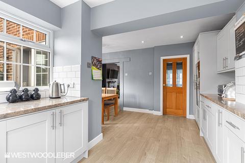 3 bedroom terraced house for sale, Roundmoor Drive, Waltham Cross EN8