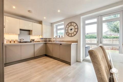 4 bedroom semi-detached house for sale, Stabler Way, Poole BH15