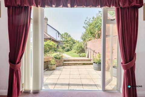 4 bedroom detached house for sale, Ffordd Draenen Ddu, West Cross, Swansea