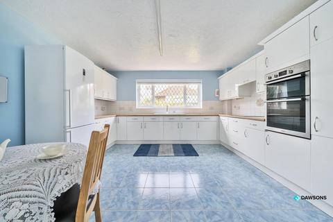 4 bedroom detached house for sale, Ffordd Draenen Ddu, West Cross, Swansea