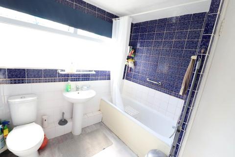 3 bedroom end of terrace house for sale, Burgett Road, Slough SL1