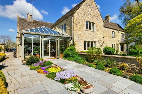 1 bedroom retirement property for sale, Station Road, Shipton-under-Wychwood, Chipping Norton, Oxfordshire, OX7 6BB