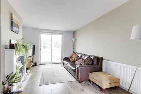 3 bedroom semi-detached house for sale, Besecar Avenue, Gedling NG4