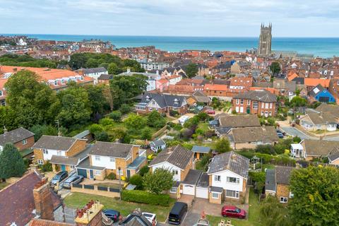 3 bedroom detached house for sale, Vicarage Road, Cromer NR27