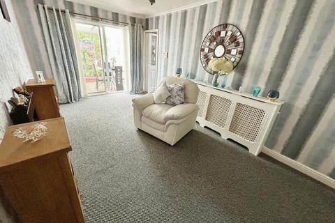 1 bedroom bungalow for sale, Ragees Road, Kingswinford, West Midlands, DY6 8NG