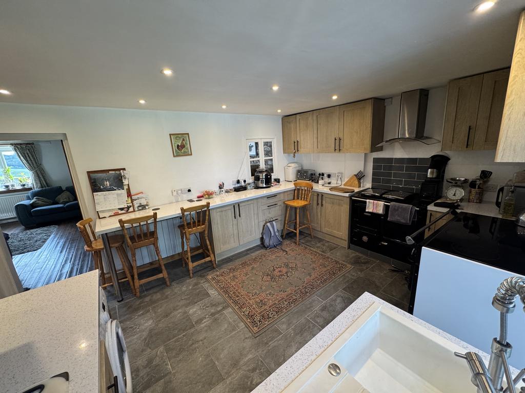 Kitchen (second image)