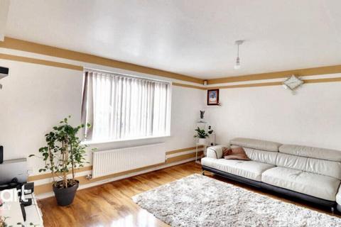 3 bedroom semi-detached house for sale, Guardian Way, Luton