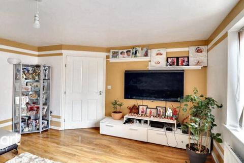 3 bedroom semi-detached house for sale, Guardian Way, Luton