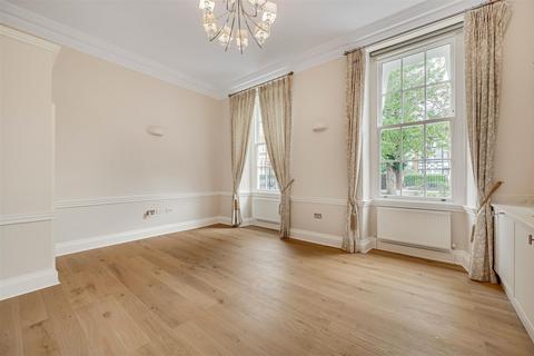 undefined, Mortlake High Street, London, SW14
