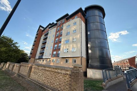 2 bedroom flat for sale, Aspects Court, Berkshire SL1
