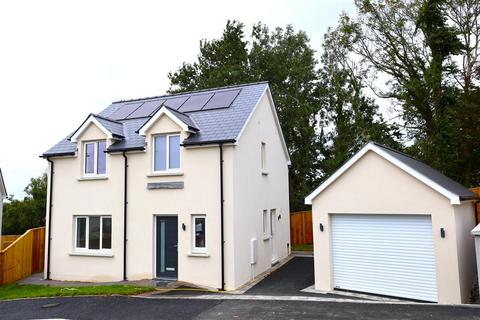 3 bedroom detached house for sale, Rose Haven Gardens, Rosemarket, Milford Haven