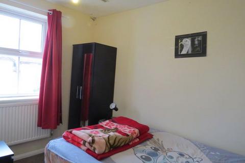 3 bedroom terraced house for sale, Radford Close, Atherstone, Warwickshire, CV9 3LA