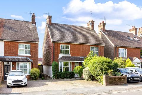 2 bedroom semi-detached house for sale, Crawley Road, Horsham, RH12