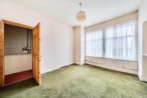 3 bedroom flat for sale, Mersham Road, Thornton Heath