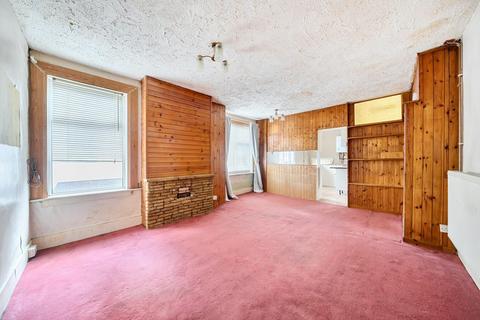3 bedroom flat for sale, Mersham Road, Thornton Heath