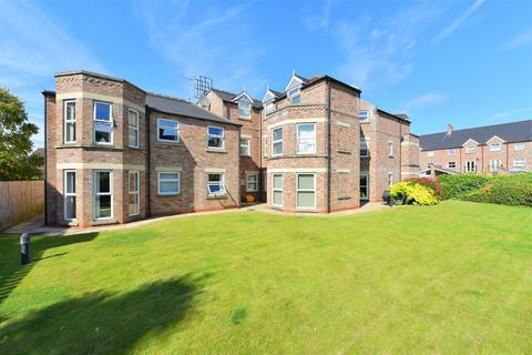 2 bedroom flat to rent, West Grange Court, York