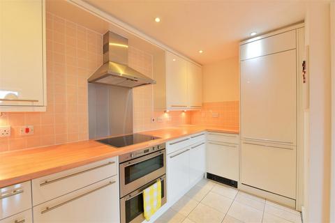 2 bedroom flat to rent, West Grange Court, York