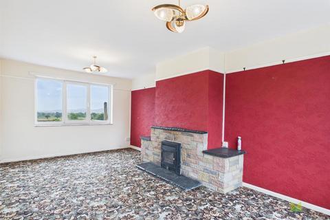 3 bedroom semi-detached house for sale, Llys Rhysnant, Four Crosses, Llanymynech